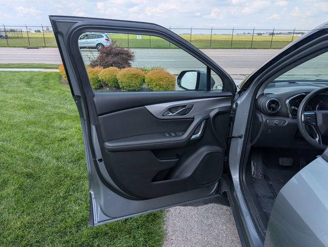 Used 2025 Chevrolet Blazer LT FWD image 15