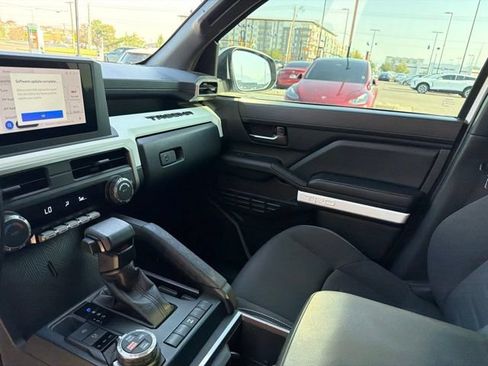 Used 2024 Toyota Tacoma TRD Off-Road AWD/4WD image 20