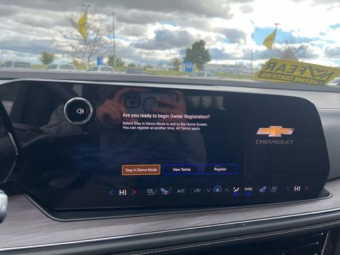 New 2026 Chevrolet Suburban Premier image 17