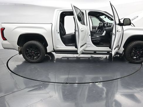 Used 2024 Toyota Tundra Platinum w/ TRD Off-Road Package AWD/4WD image 27