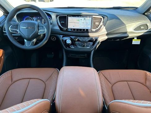 New 2026 Chrysler Pacifica Pinnacle image 9