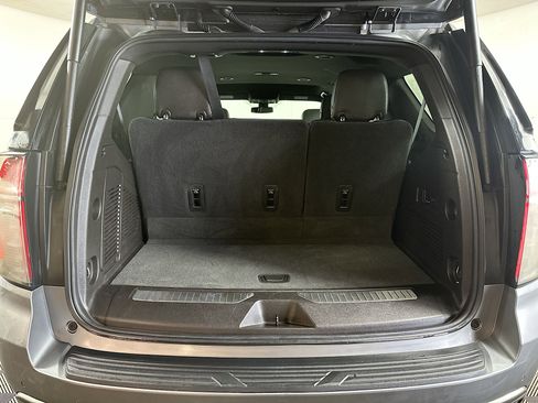 Used 2021 Chevrolet Tahoe RST w/ Luxury Package image 25