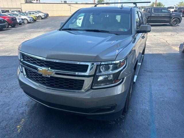 Used 2018 Chevrolet Suburban LT w/ Luxury Package AWD/4WD image 4