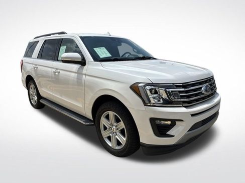 Used 2019 Ford Expedition XLT w/ Equipment Group 202A RWD image 4