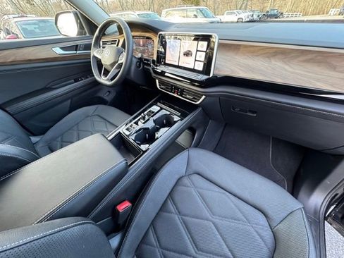 Used 2024 Volkswagen Atlas SE image 29