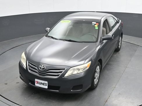 Used 2010 Toyota Camry LE FWD image 28