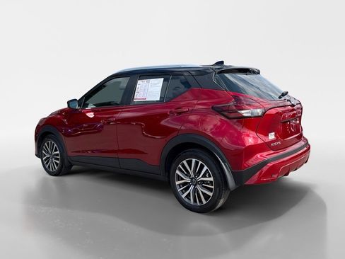 Used 2023 Nissan Kicks SV image 4