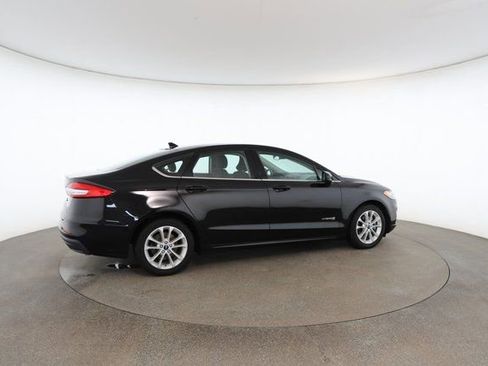 Used 2019 Ford Fusion SE image 20