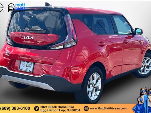 Used 2023 Kia Soul LX w/ LX Technology Package FWD image 12