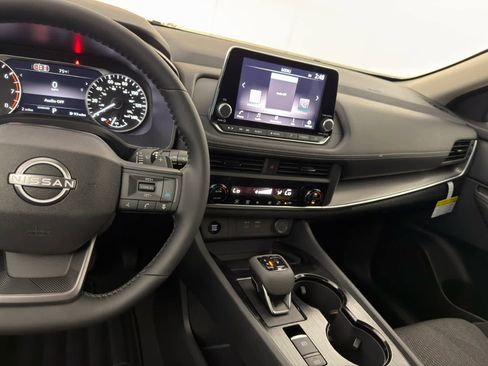 New 2026 Nissan Rogue SV FWD image 18