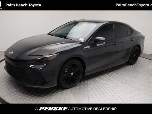 Certified 2025 Toyota Camry SE w/ Convenience Package FWD image 1