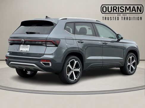New 2025 Volkswagen Taos SEL image 4