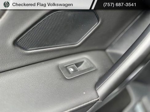 Used 2023 Volkswagen Tiguan SE FWD image 24
