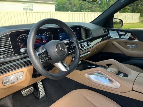 Used 2024 Mercedes-Benz GLS 450 4MATIC image 17