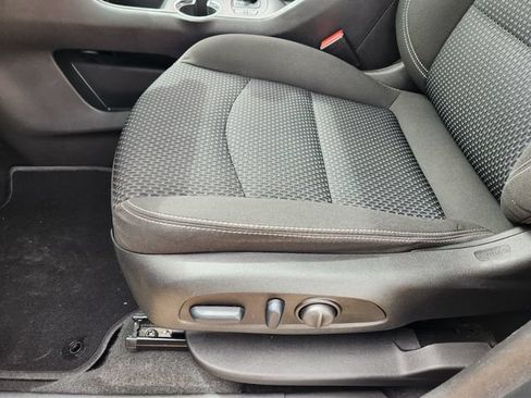 Used 2023 GMC Terrain SLE w/ Driver Convenience Package FWD image 25