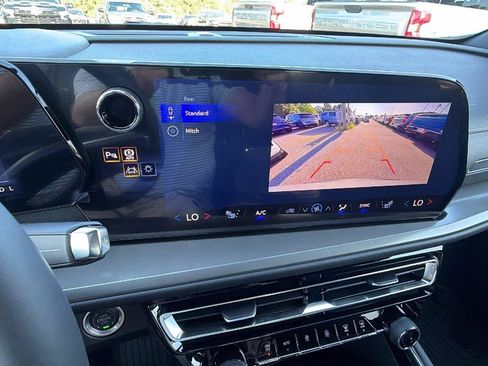 New 2027 Chevrolet Traverse LT w/ Midnight/Sport Edition FWD image 30