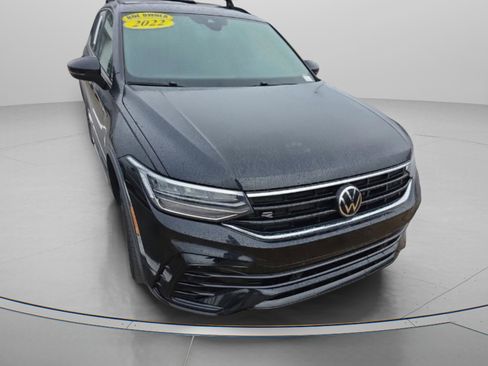 Used 2022 Volkswagen Tiguan SE R-Line image 4