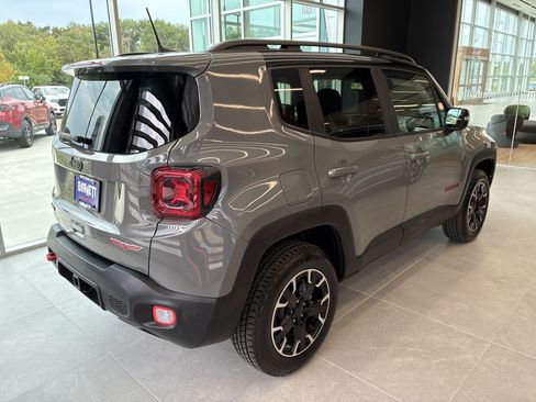 Certified 2023 Jeep Renegade Trailhawk w/ Sun/Sound Group AWD/4WD image 5