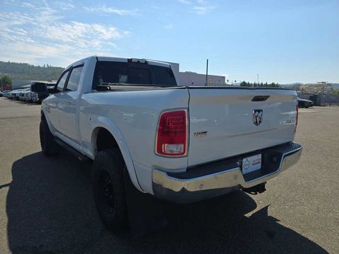Used 2016 RAM 3500 Laramie w/ Convenience Group AWD/4WD image 16