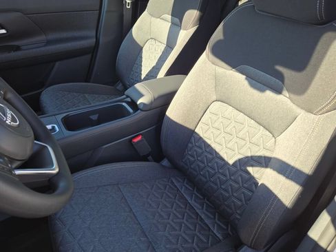Used 2026 Nissan Kicks SV w/ Interior Electronics Package AWD/4WD image 18