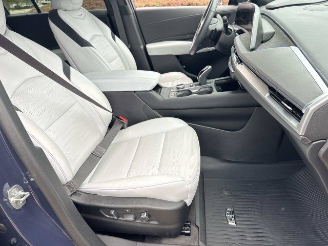 Certified 2024 Cadillac XT4 Sport FWD image 9