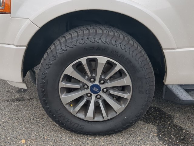 Used 2017 Ford Expedition EL XLT w/ Equipment Group 202A AWD/4WD image 24