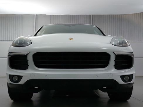 Used 2018 Porsche Cayenne Platinum Edition AWD/4WD image 10
