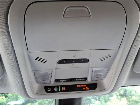 Used 2020 Chevrolet Blazer LT FWD image 20