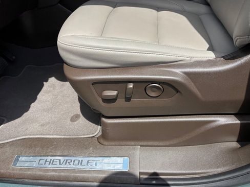 Used 2025 Chevrolet Suburban Z71 w/ Z71 Off-Road Package image 22