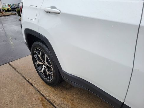Used 2025 Jeep Compass Limited AWD/4WD image 14
