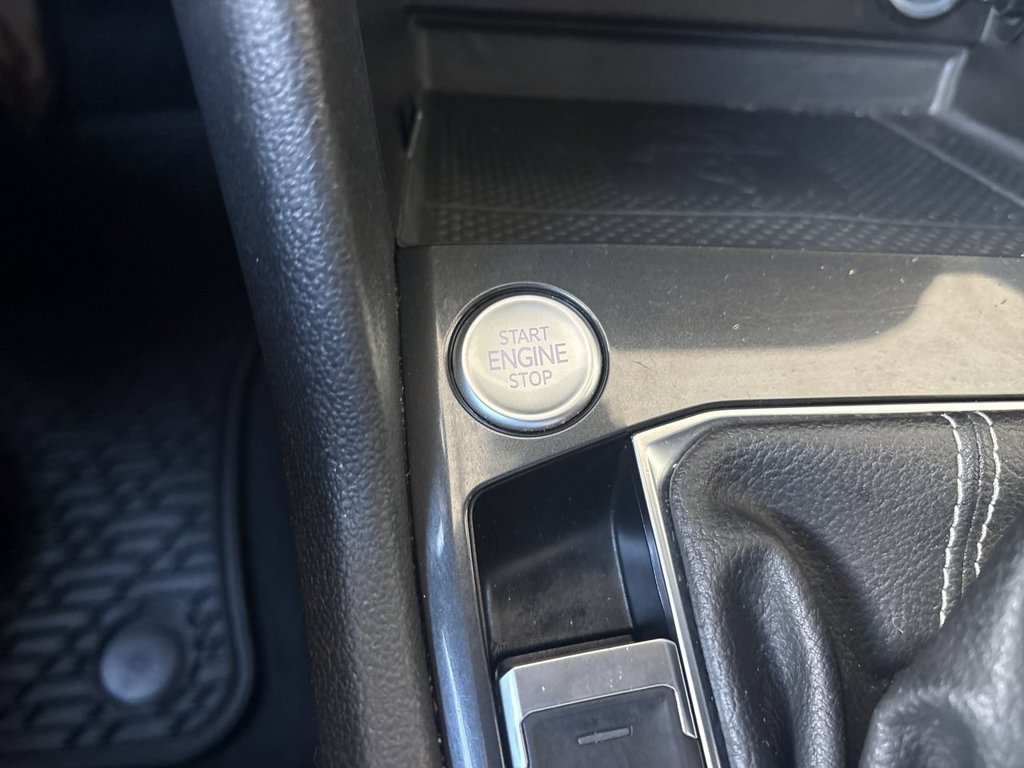 Used 2022 Volkswagen Tiguan SE R-Line FWD image 16