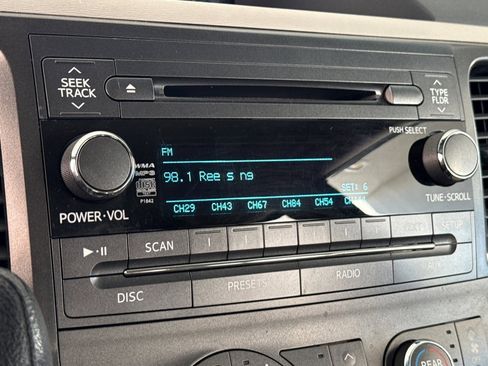 Used 2012 Toyota Sienna LE image 16