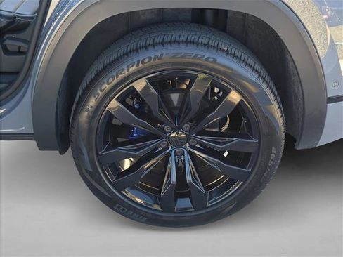 Used 2023 Volkswagen Atlas Cross Sport SEL Premium R-Line image 20