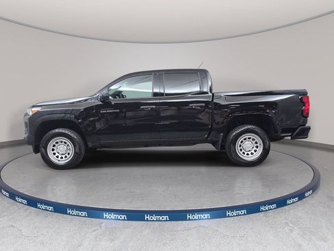 Used 2025 Chevrolet Colorado W/T RWD image 9