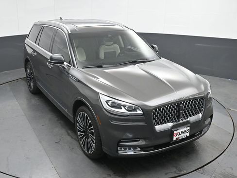 Used 2023 Lincoln Aviator Black Label w/ Class IV Trailer Tow Package AWD/4WD image 37