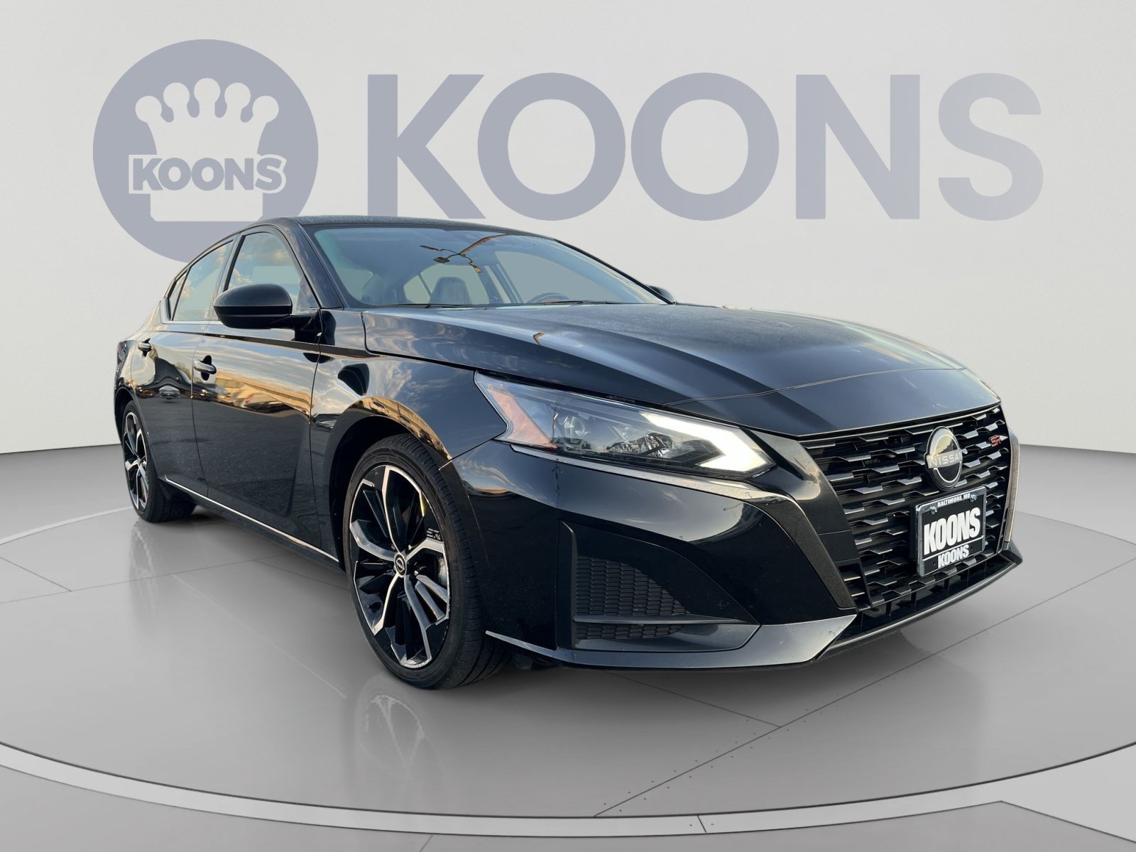 Used 2024 Nissan Altima 2.5 SR FWD image 10