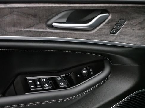 Used 2022 Jeep Grand Cherokee L Overland image 19