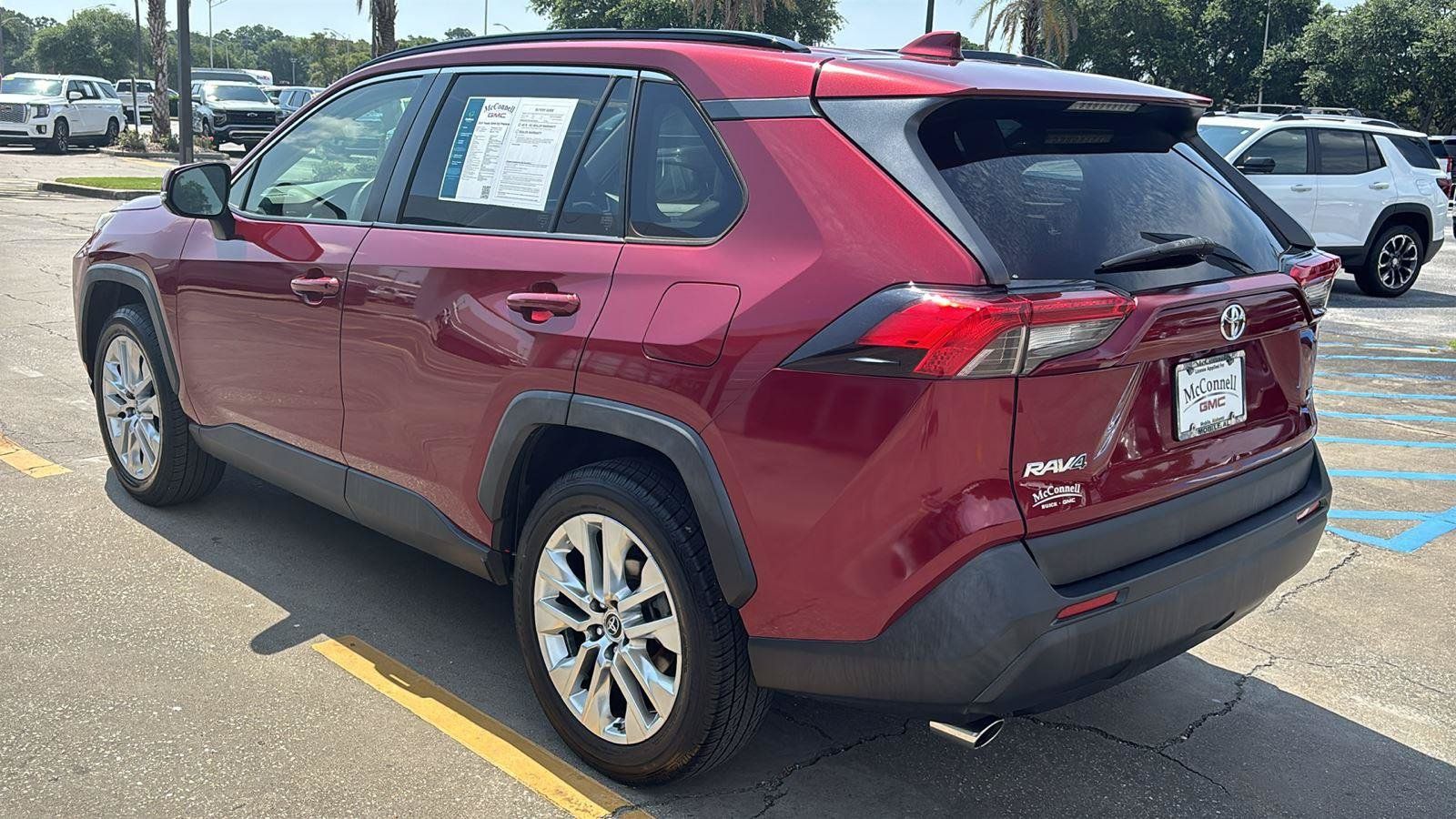Used 2019 Toyota RAV4 XLE Premium FWD image 5