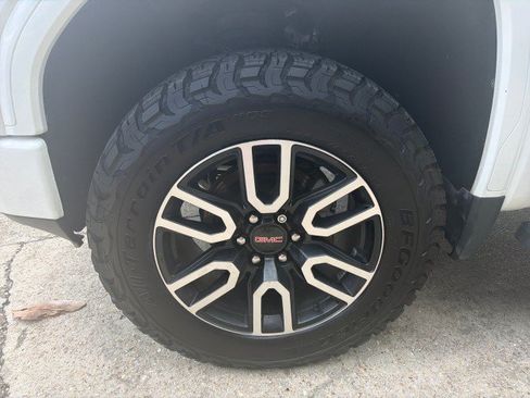 Used 2020 GMC Sierra 1500 AT4 w/ AT4 Premium Package AWD/4WD image 13