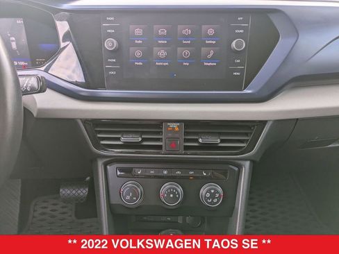 Used 2022 Volkswagen Taos SE image 33