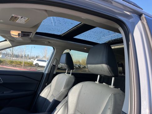 Used 2025 Nissan Rogue Platinum w/ Tech Package image 20