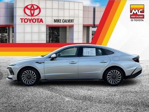 Used 2025 Hyundai Sonata SEL FWD image 2