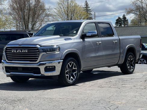 Used 2025 RAM 1500 Laramie AWD/4WD image 39