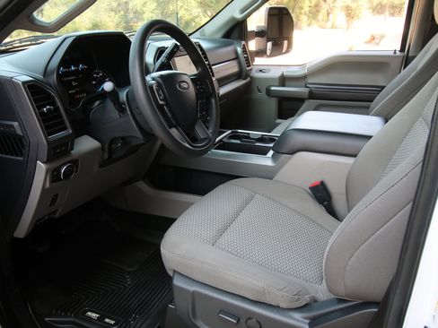 Used 2022 Ford F250 XLT w/ XLT Premium Package AWD/4WD image 19