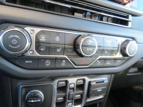 New 2026 Jeep Wrangler Unlimited Rubicon image 33