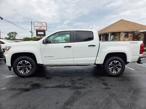 Used 2022 Chevrolet Colorado Z71 AWD/4WD image 3