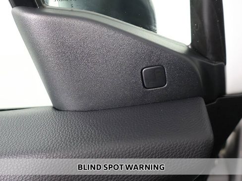 Used 2022 Honda Pilot TrailSport image 6