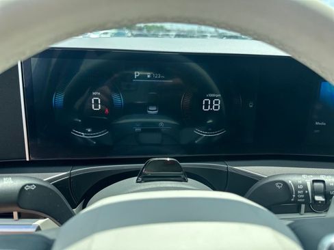 Used 2025 Hyundai Santa Fe SEL image 19