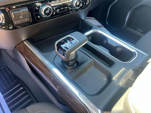 New 2026 GMC Sierra 1500 Elevation image 16