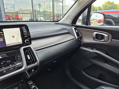 Used 2023 Kia Sorento S w/ Panoramic Sunroof Package AWD/4WD image 23